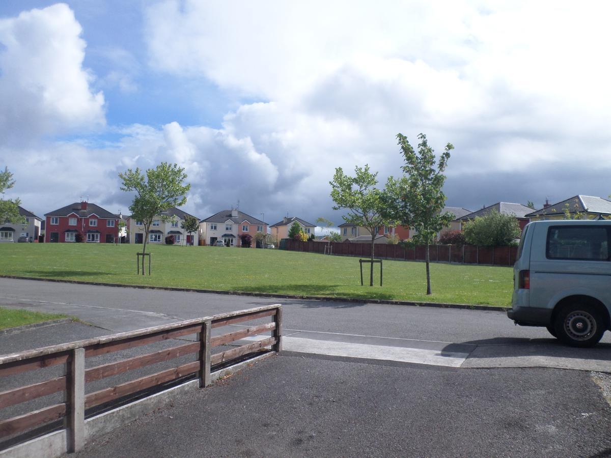 Apple Guest House Loughrea Exteriör bild